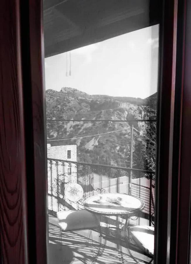 Sophia'S Stone House Apartment Димицана Екстериор снимка